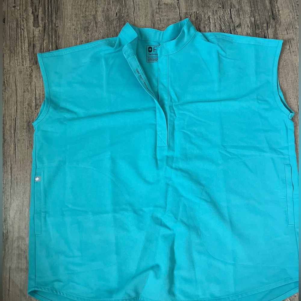 Figs scrub set. NWT. Zamora Tall large joggers. Rafaela Medium top